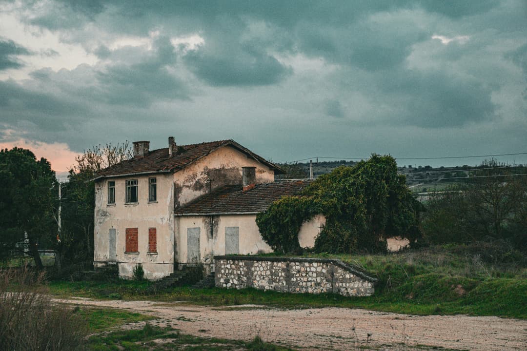Cozy Country Cottage
